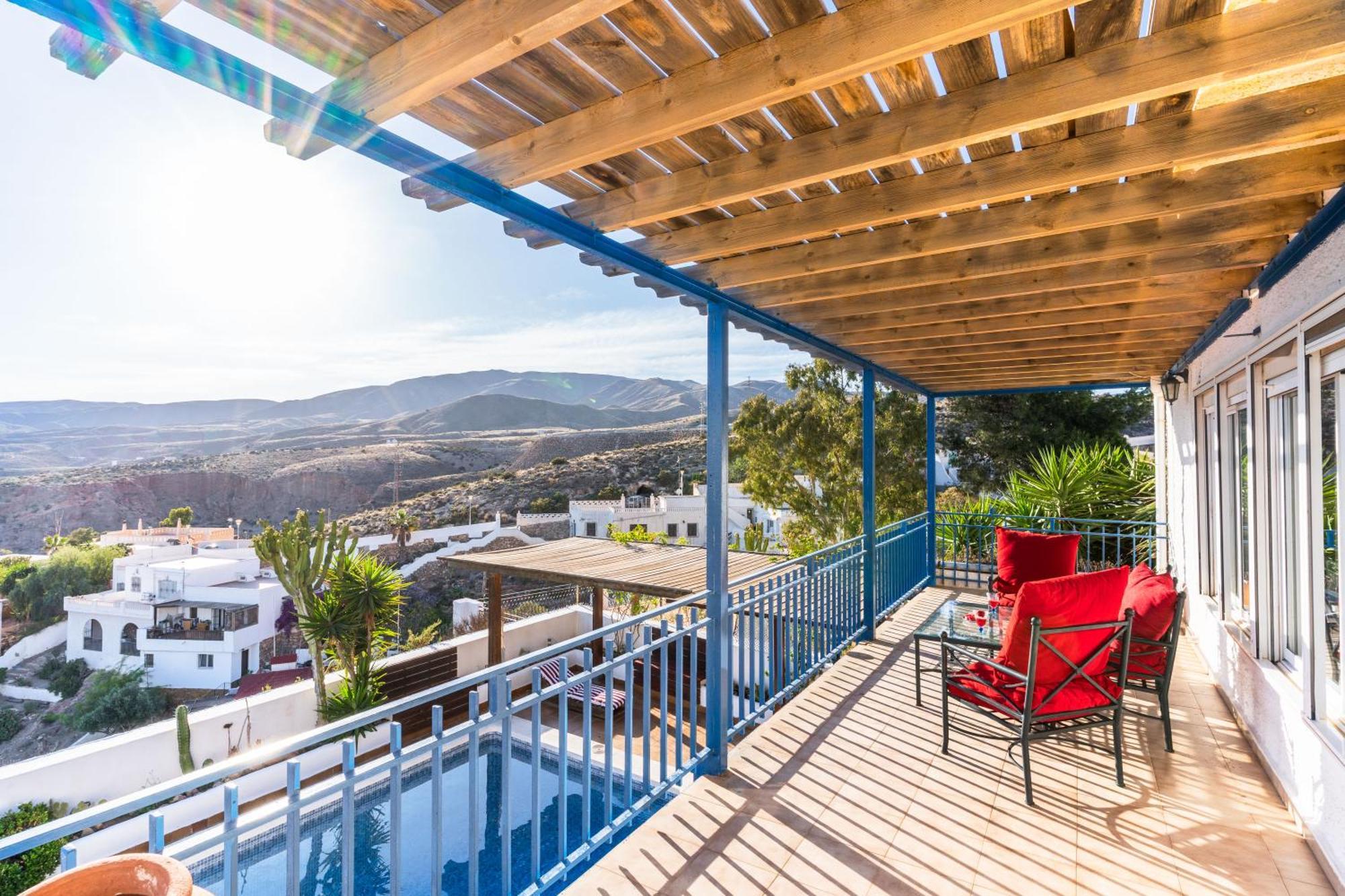 Blue House I Art I Pool I Bbq I Peace I Relax